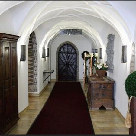 Schlosshotel Post Edelfreisitz Sprengenstein Imst Dış mekan fotoğraf