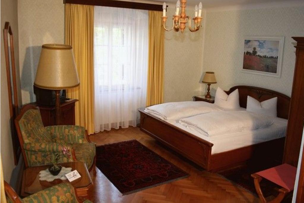 Schlosshotel Post Edelfreisitz Sprengenstein Imst Dış mekan fotoğraf