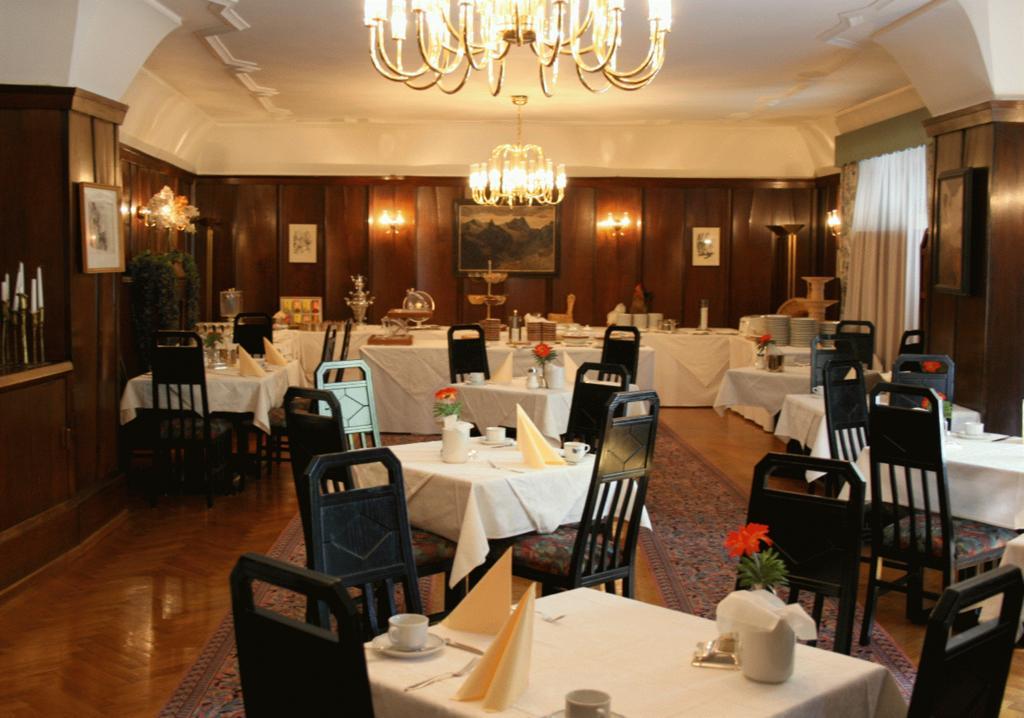 Schlosshotel Post Edelfreisitz Sprengenstein Imst Dış mekan fotoğraf