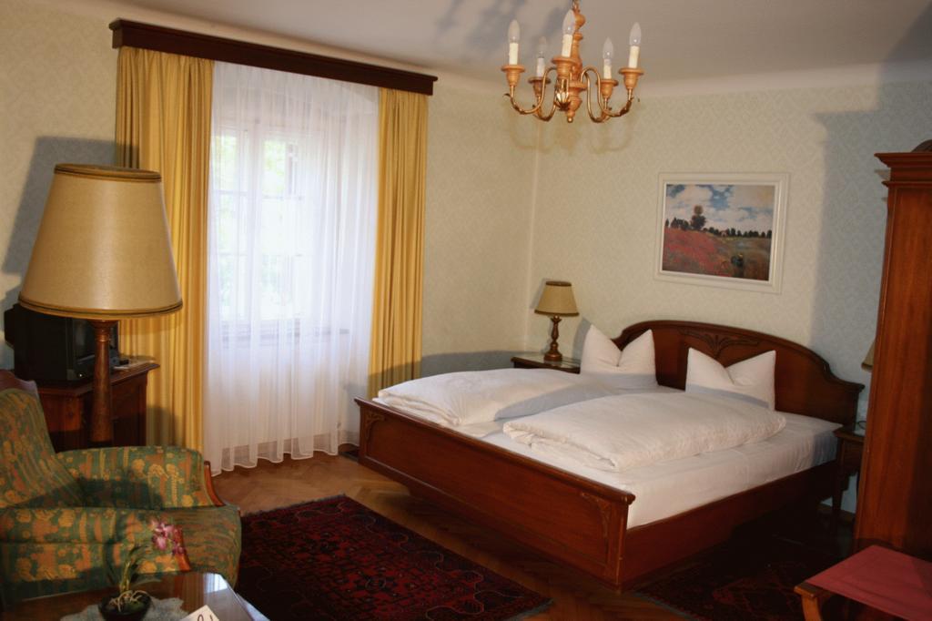 Schlosshotel Post Edelfreisitz Sprengenstein Imst Oda fotoğraf