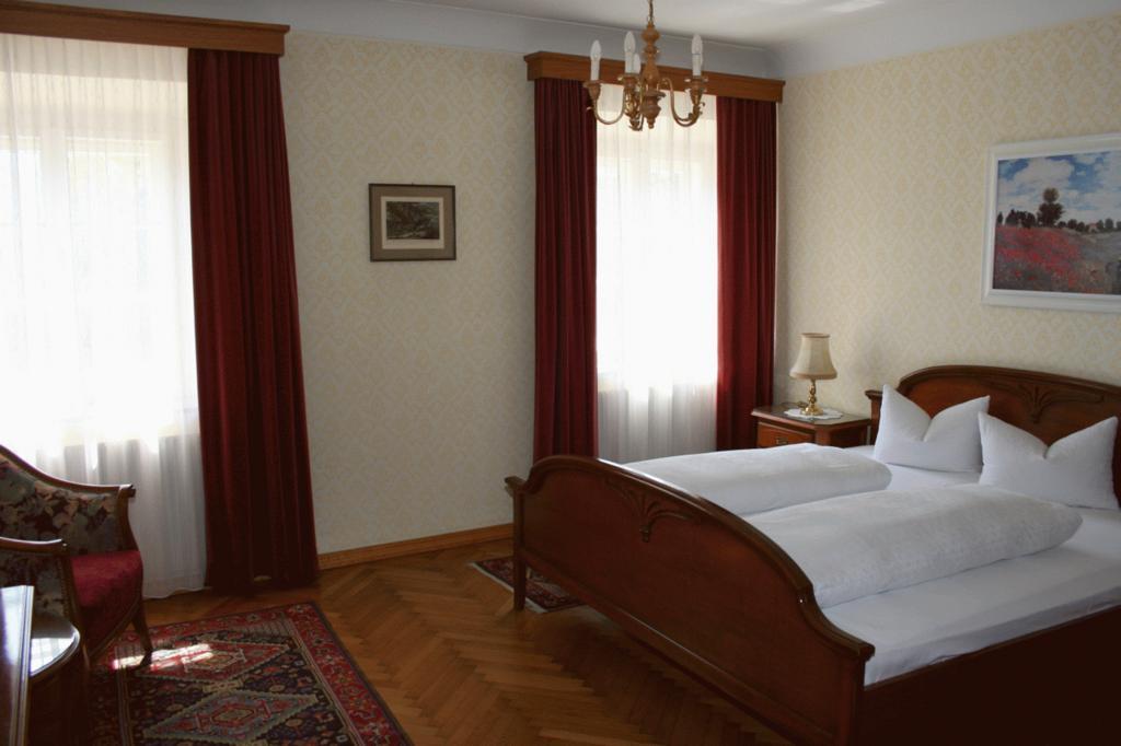 Schlosshotel Post Edelfreisitz Sprengenstein Imst Oda fotoğraf